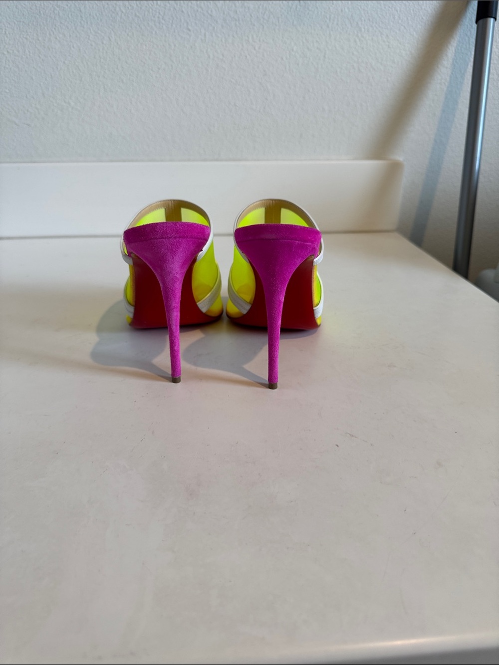 Christian Louboutin Brown Kraft Box with Red Logo - Picture 7 of 8